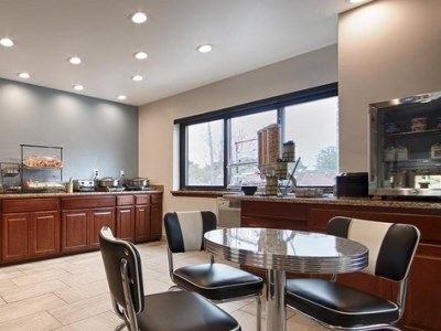Western West 3* Milwaukee
