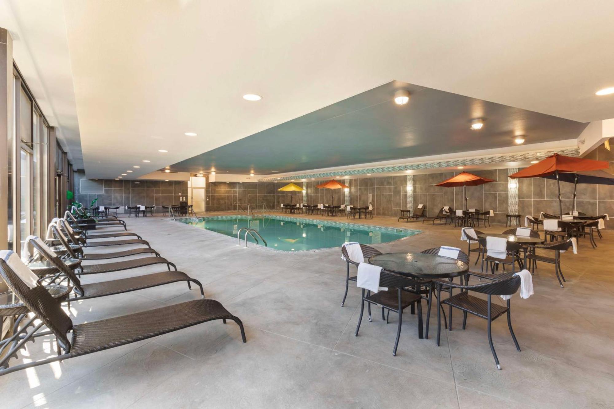 Hotel Western West Milwaukee
