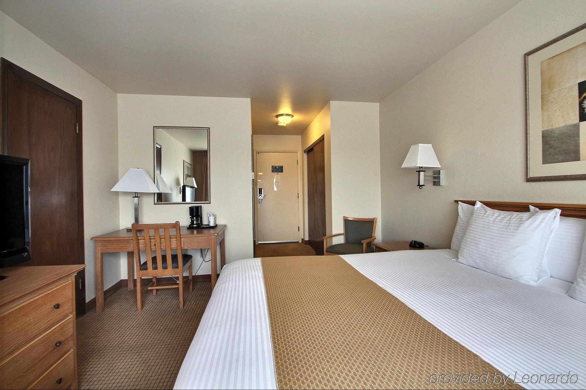 Western West 3* Milwaukee